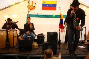 Rencontre avec le public à la Cave Poésie